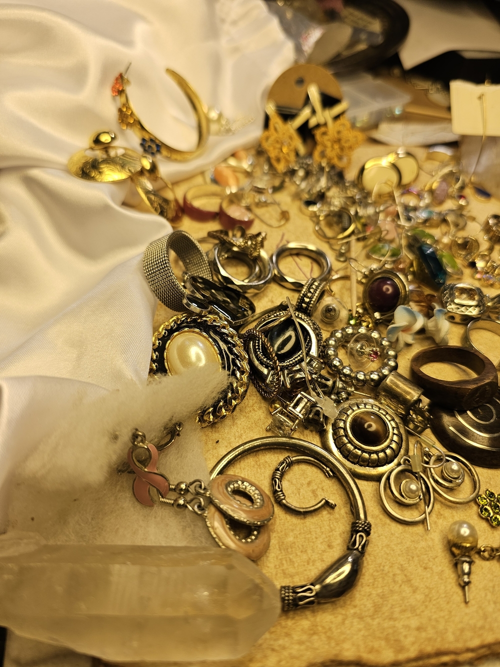 Vintage Sellers Crafters Bundle Jewelry Earrings Necklaces Rando - Picture 14 of 17